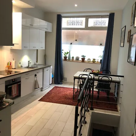 Homestay Grande Chambre A Montmartre Paris