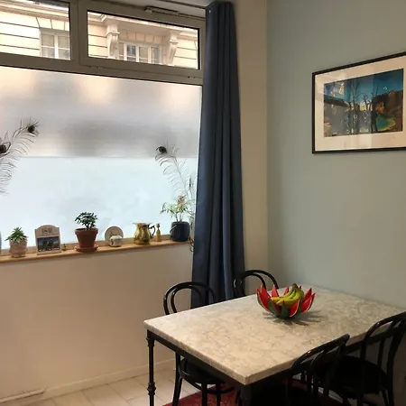 Homestay Grande Chambre A Montmartre *