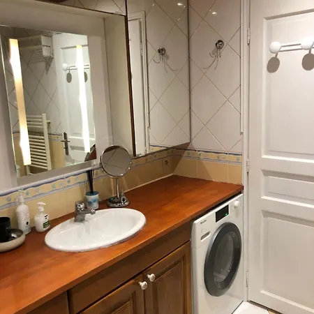 Grande Chambre A Montmartre * Parigi