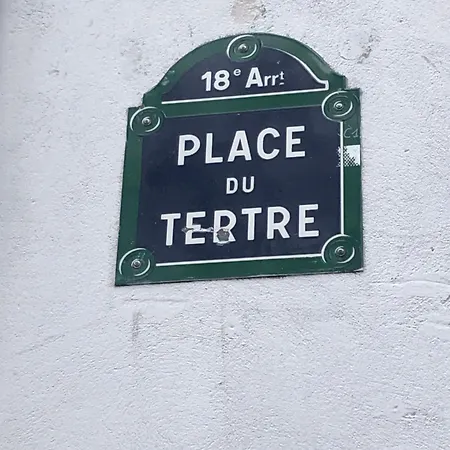 Grande Chambre A Montmartre * Paris