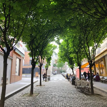 Grande Chambre A Montmartre Alloggio in famiglia Parigi