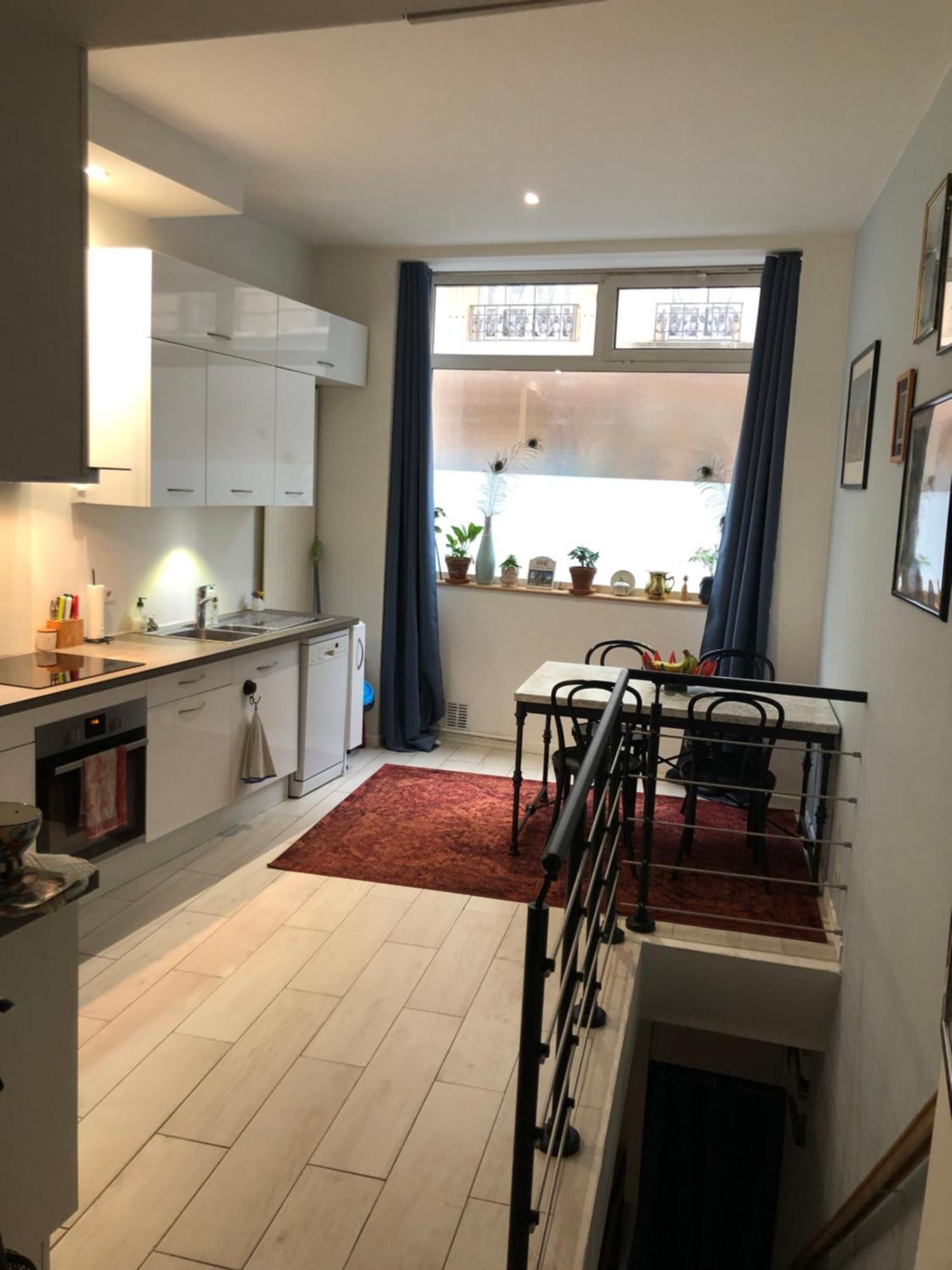 Homestay Grande Chambre A Montmartre Paris