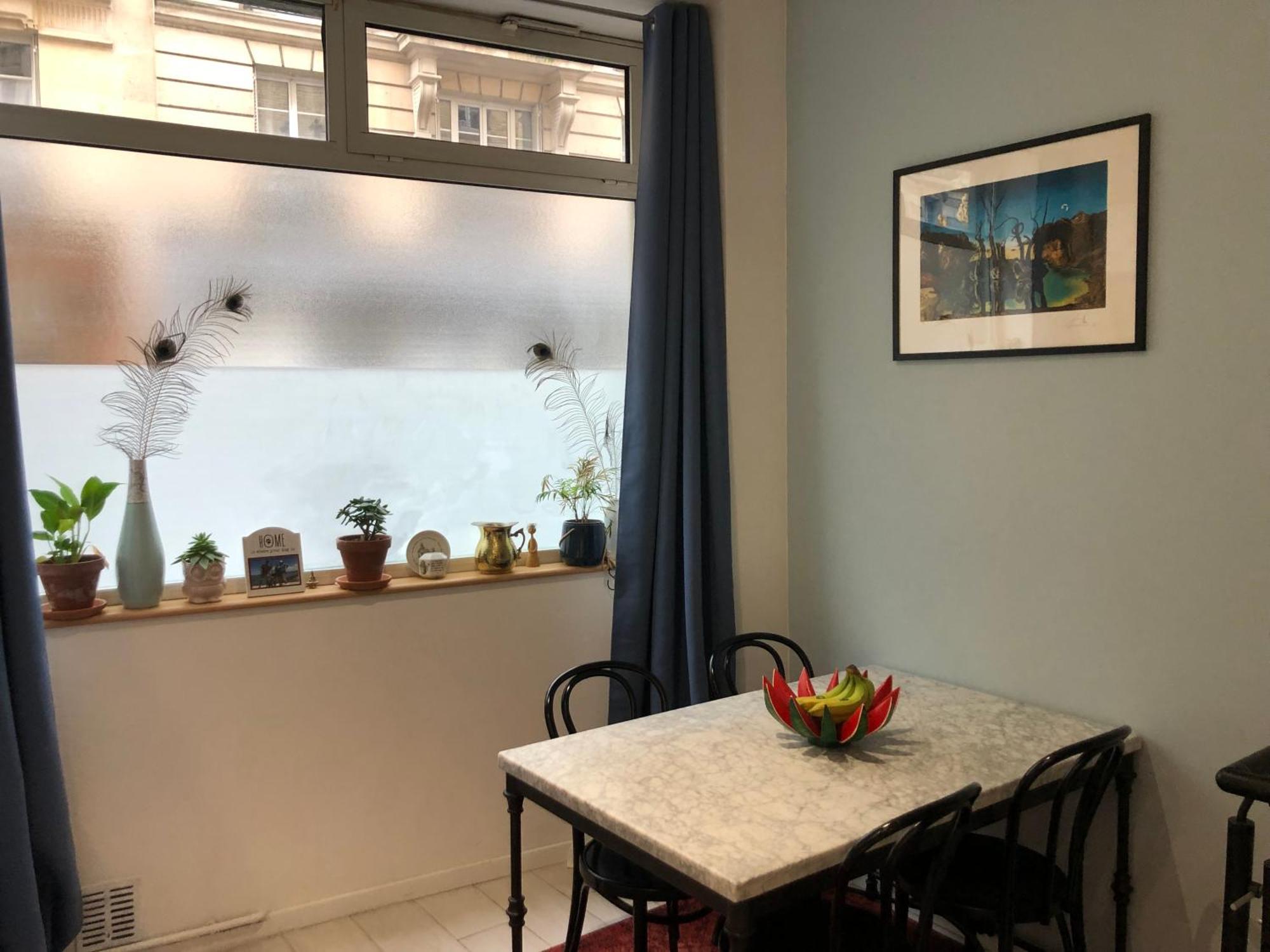 Homestay Grande Chambre A Montmartre *