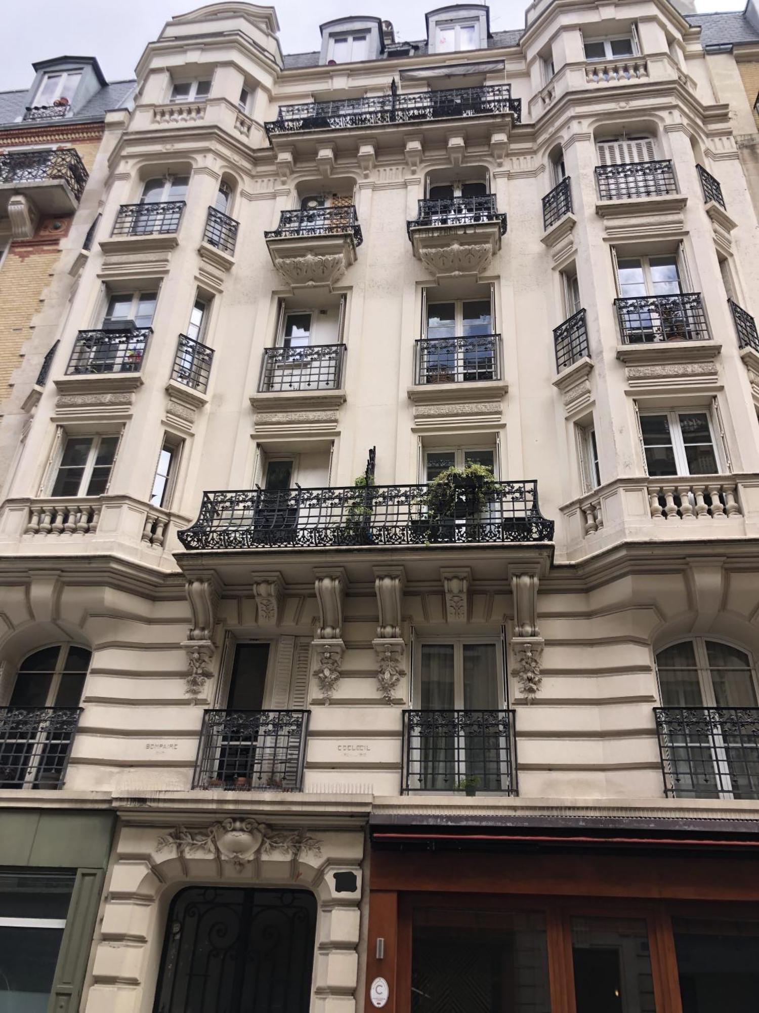 Grande Chambre A Montmartre * Paris