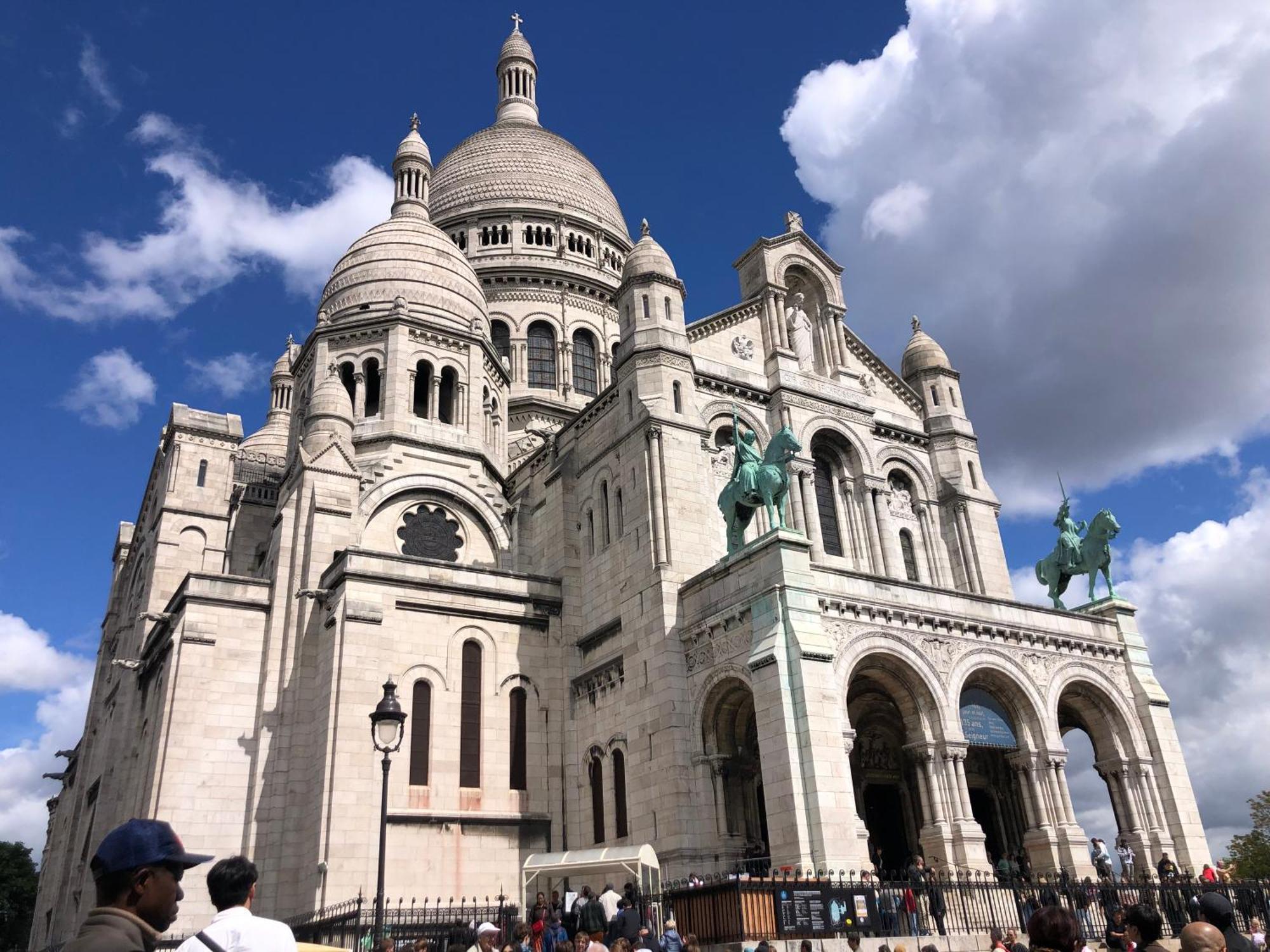 Grande Chambre A Montmartre Homestay Paris